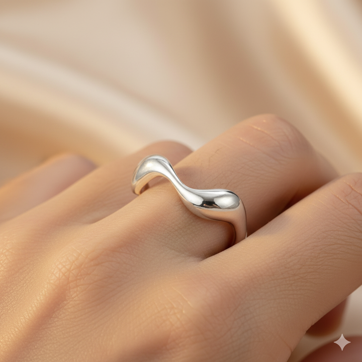 Waves - Minimalist Ring
